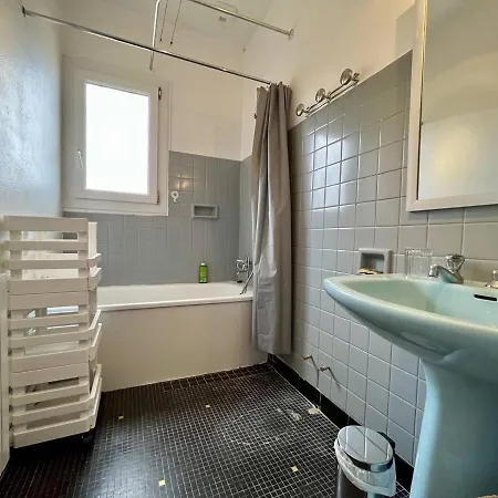 Apartment Renove 3 Ch, Parking, Proche - - Fr-1-246a-269 Saint-Pierre-d'Oleron