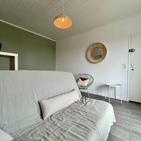 Renove 3 Ch, Parking, Proche - - Fr-1-246a-269 Apartment *