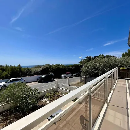 Apartment Renove 3 Ch, Parking, Proche - - Fr-1-246a-269