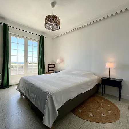 Apartment Renove 3 Ch, Parking, Proche - - Fr-1-246a-269 Saint-Pierre-d'Oleron