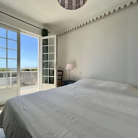 Apartment Renove 3 Ch, Parking, Proche - - Fr-1-246a-269 Saint-Pierre-d'Oleron